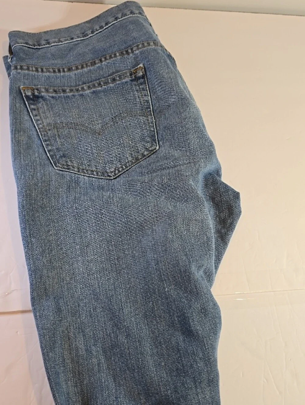 Levis straight leg